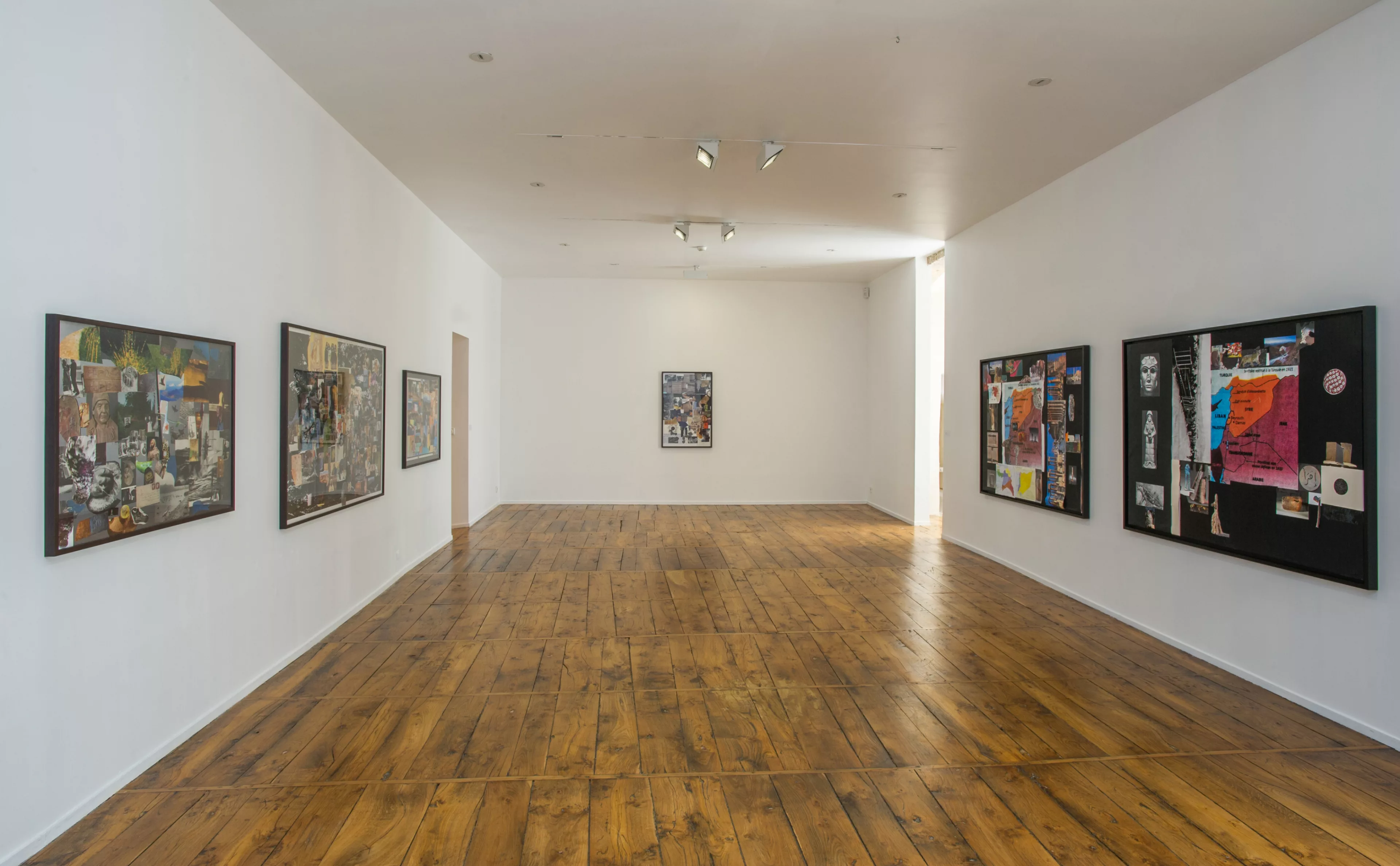 Vue de l'exposition L'homme qui fera pousser un arbre nouveau