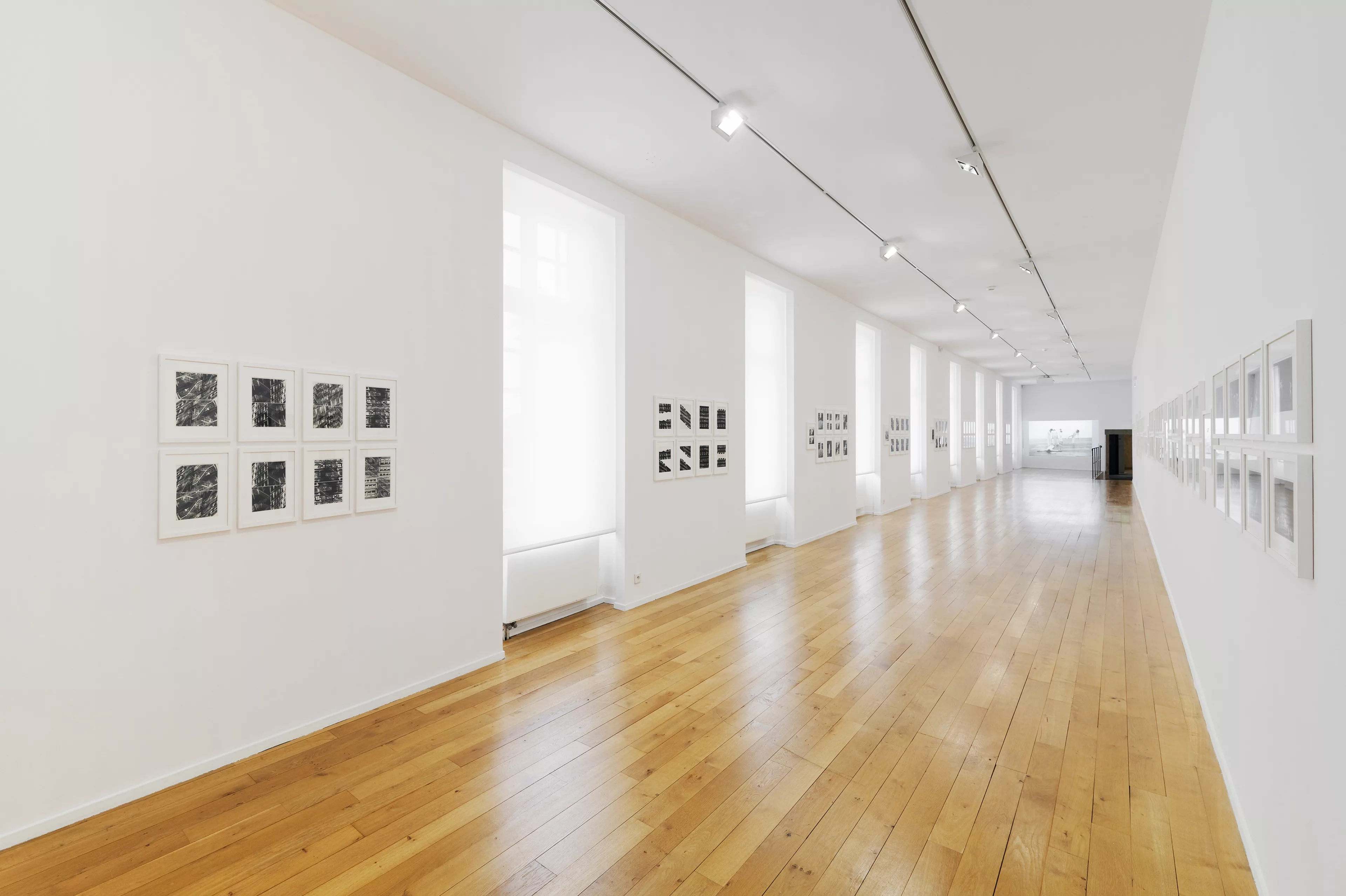 Vue de l'exposition Spaces to see